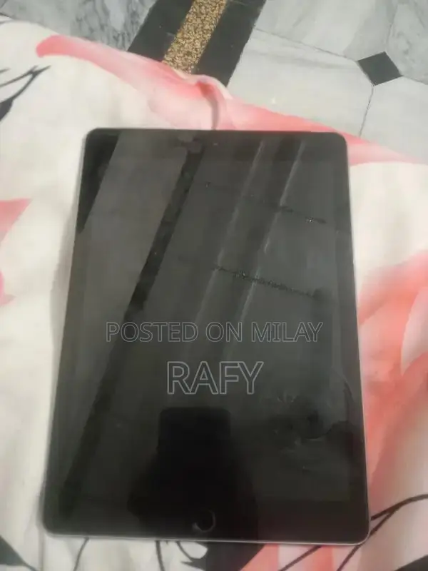 Apple iPad 6th Generation 128GB Tablet