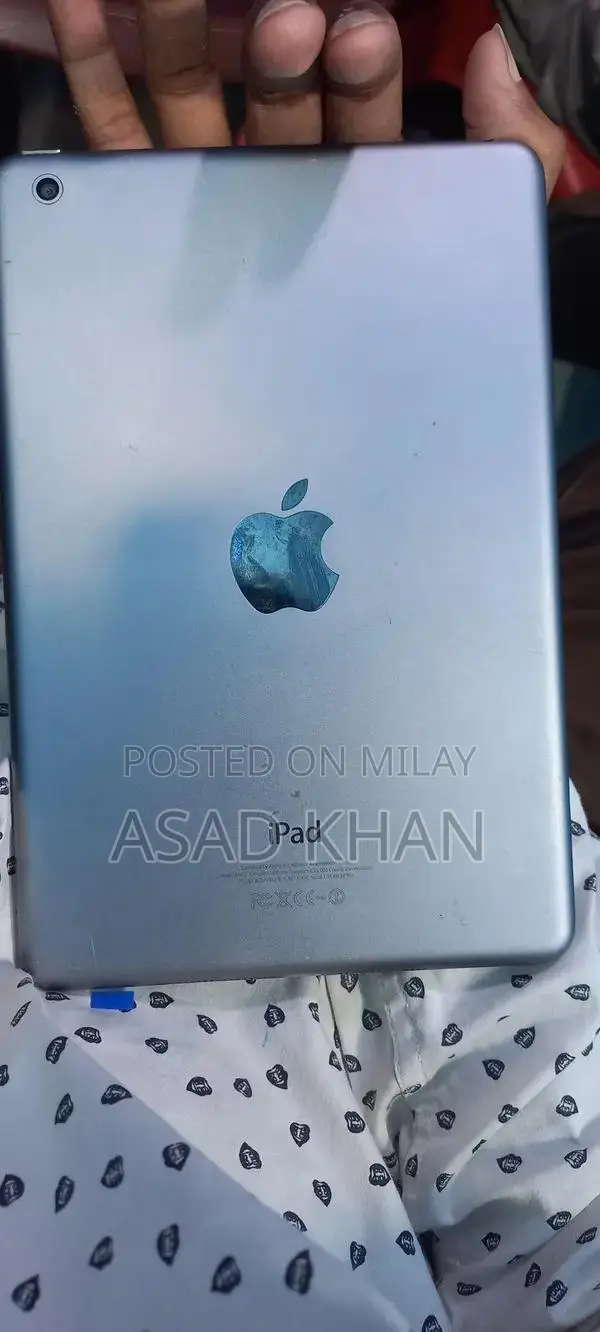 Apple iPad 16GB Tablet - Excellent Condition