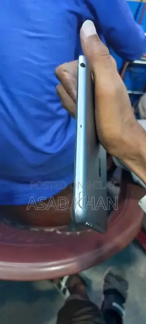 Apple iPad 16GB Tablet - Excellent Condition