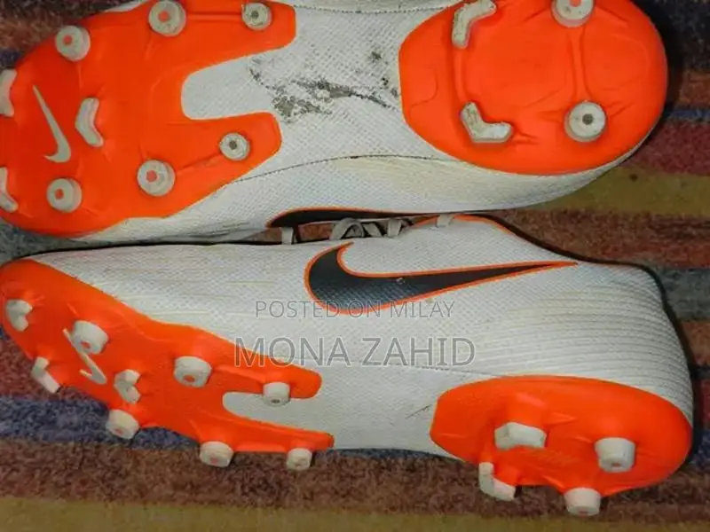 Nike Vapour 12 Football Boots - UK 10 / Euro 45, Excellent Condition