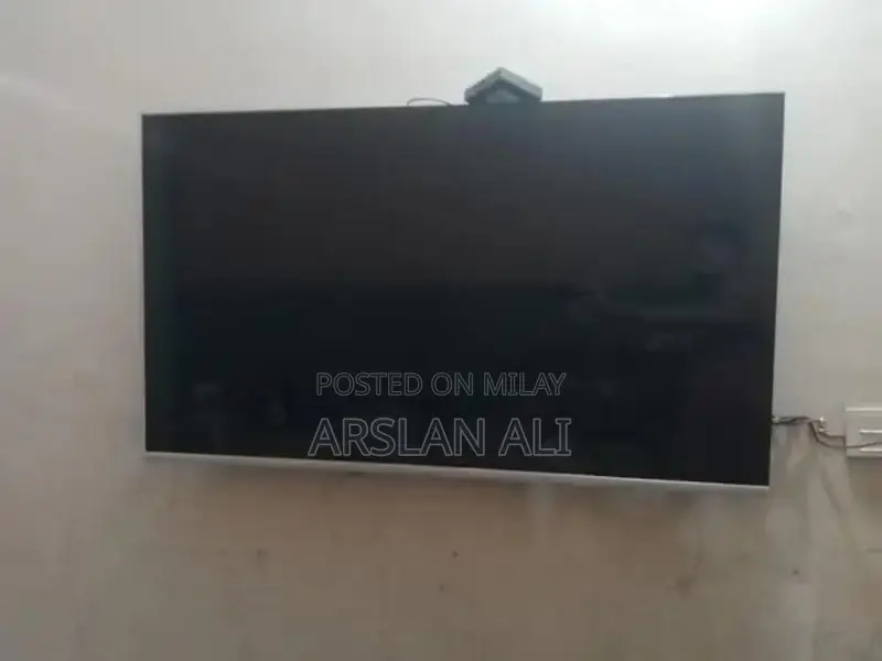 Samsung 60-Inch 4K UHD LED Smart TV