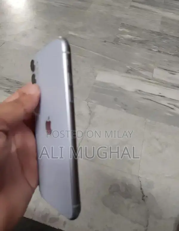 Apple iPhone 11 128GB Smartphone with Battery Replacement