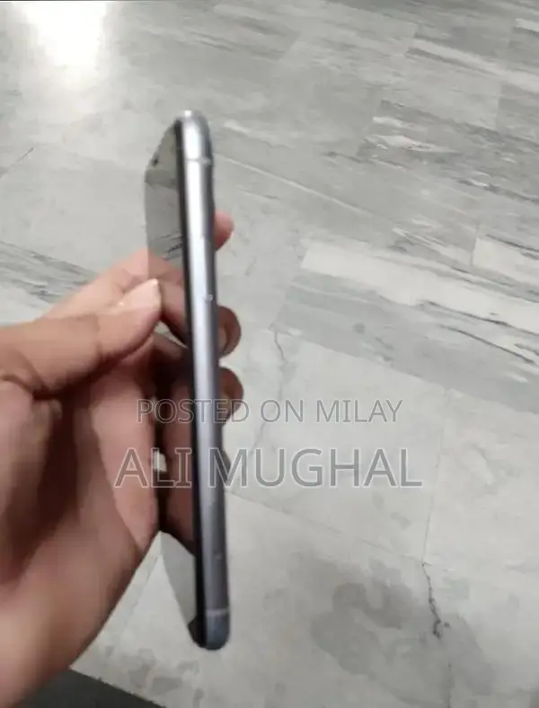 Apple iPhone 11 128GB Smartphone with Battery Replacement