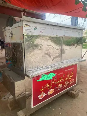 Photo - Commercial Burger and Shawarma Cooking Station with Fryer