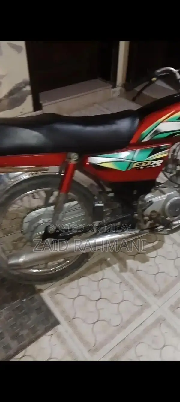 Genuine CD 70 Motorcycle Engine in Good Condition