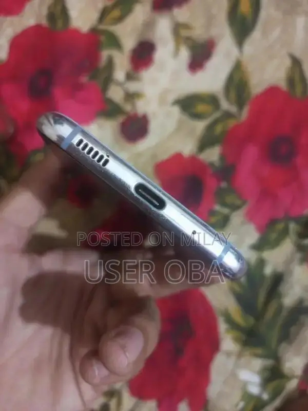 Samsung Galaxy S-Series 5G Smartphone with Minor Panel Damage