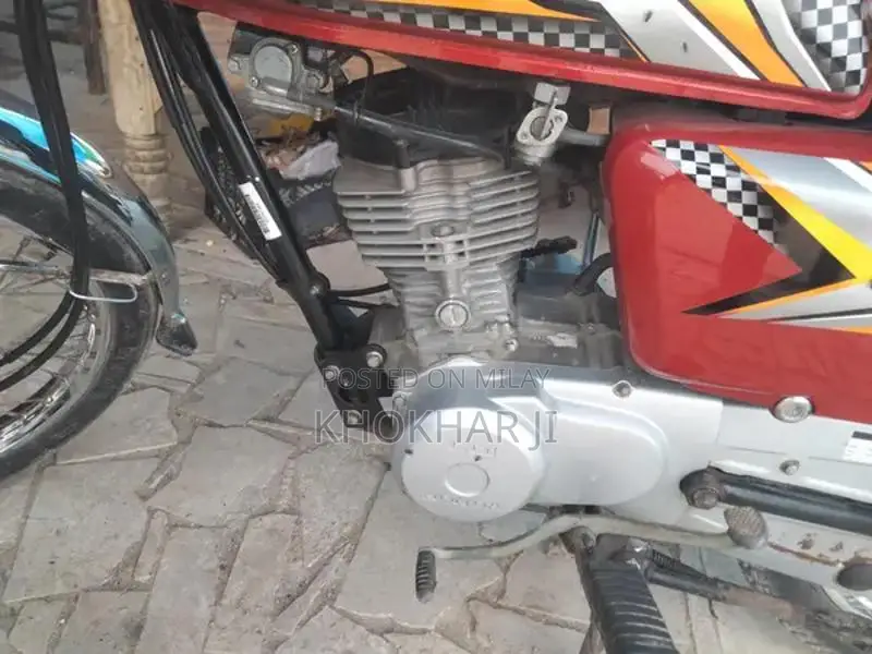 Honda 125cc Motorcycle - Reliable Urban Commuter