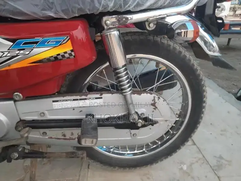 Honda 125cc Motorcycle - Reliable Urban Commuter