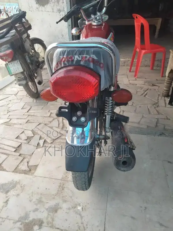 Honda 125cc Motorcycle - Reliable Urban Commuter