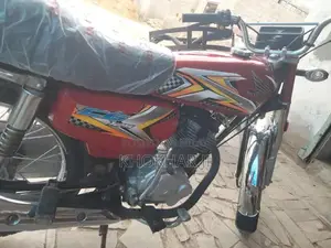 Honda 125cc Motorcycle - Reliable Urban Commuter