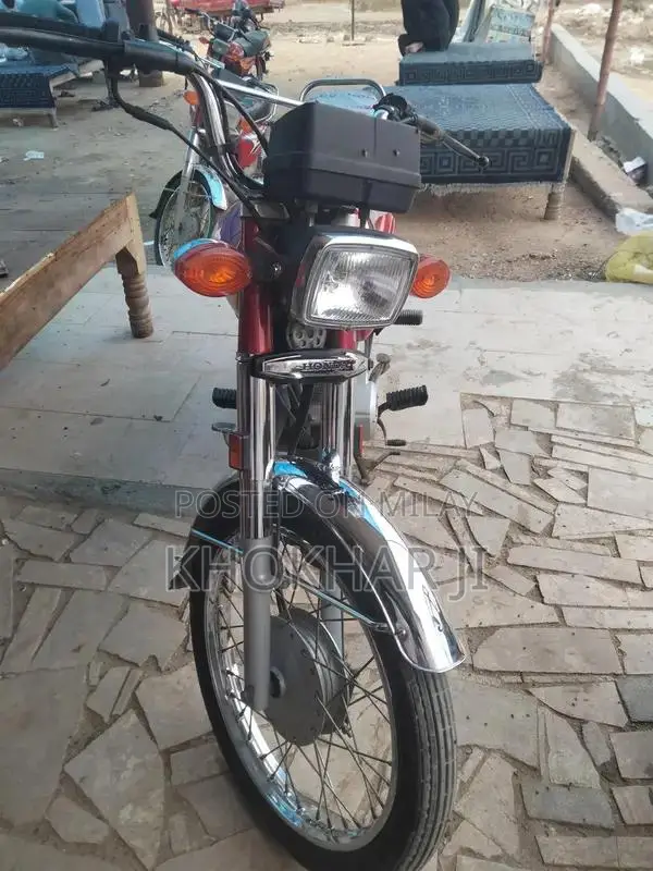 Honda 125cc Motorcycle - Reliable Urban Commuter