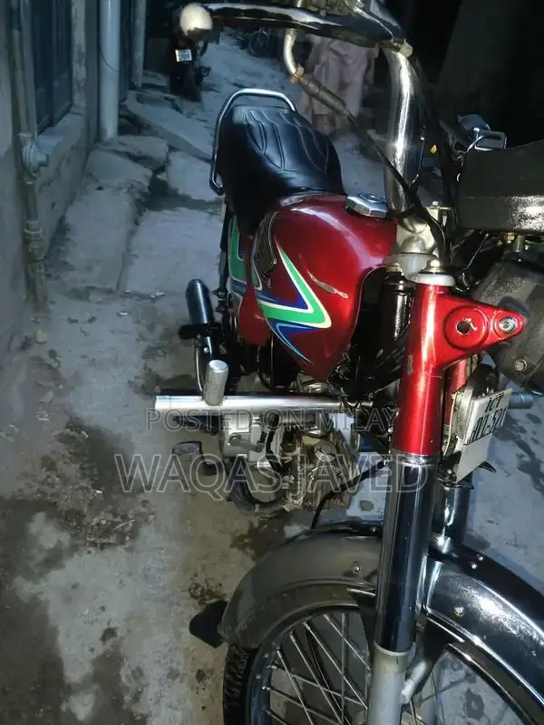 Honda CD 70 Motorcycle, 2018 Model - Well-Maintained Condition