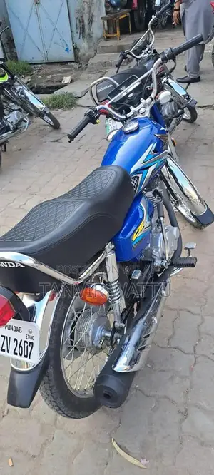 Honda CG 125 Blue Motorcycle - Classic Design