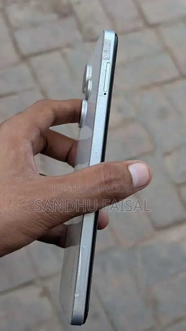 Powerful Mid-Range Smartphone with Helio Processor