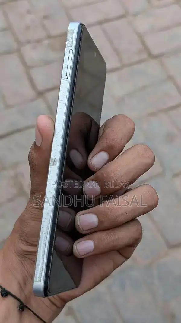 Powerful Mid-Range Smartphone with Helio Processor