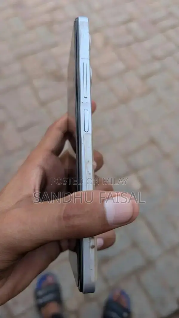 Powerful Mid-Range Smartphone with Helio Processor