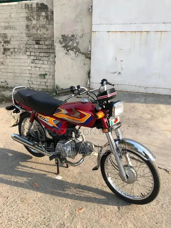 CD 70 24/25 Vintage Model Car with Original Condition