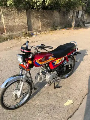 CD 70 24/25 Vintage Model Car with Original Condition