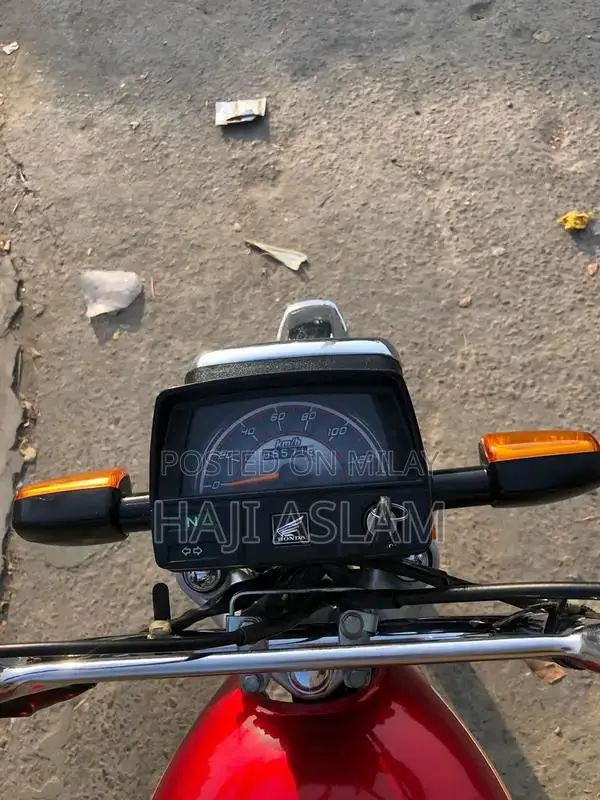 CD 70 24/25 Vintage Model Car with Original Condition