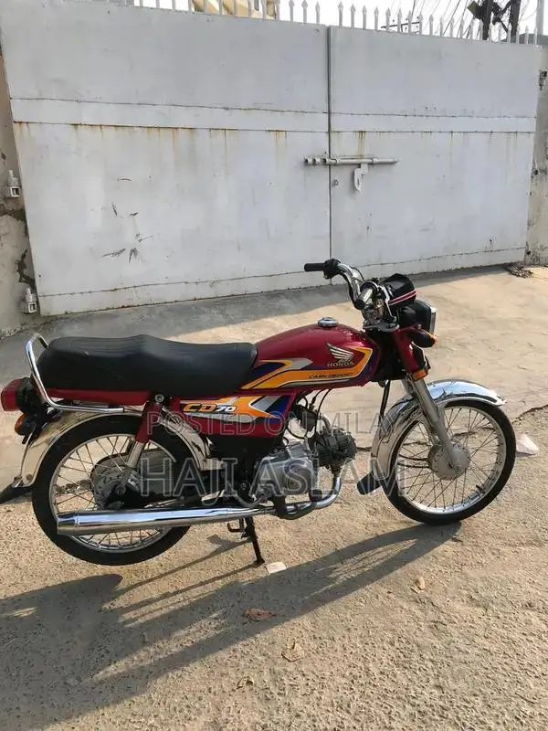 CD 70 24/25 Vintage Model Car with Original Condition