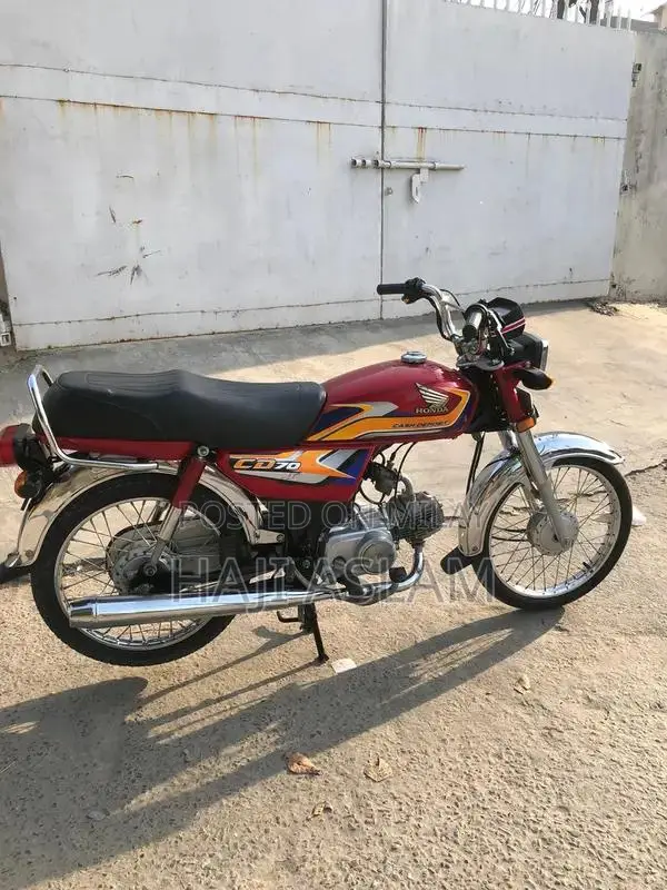 CD 70 24/25 Vintage Model Car with Original Condition