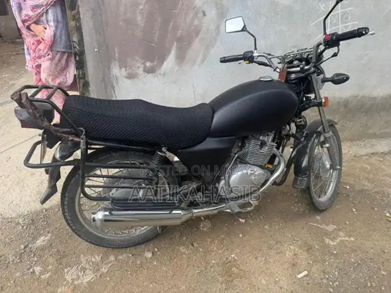 Suzuki 150 Motorcycle 2024 Model Lightweight Commuter