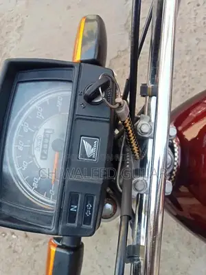 Honda CD 70 Classic Motorcycle - Reliable Small Bike