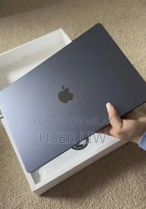 MacBook Air M4 15-inch Laptop - 24GB RAM, 512GB SSD