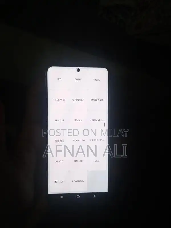 Samsung Galaxy S21 - 256GB, Excellent Condition, Minor Pixel Imperfect