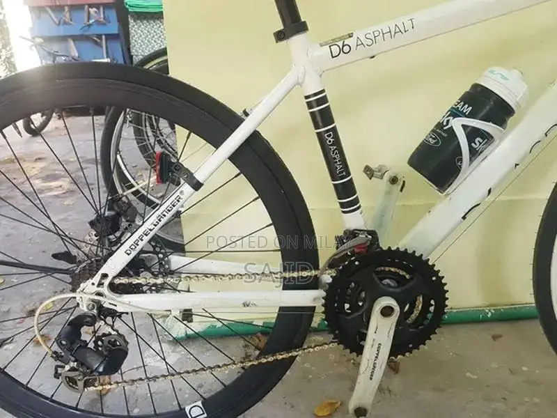 D6 Asphalt Mountain Bike - Shimano Tourney 8/3 Speed Bicycle