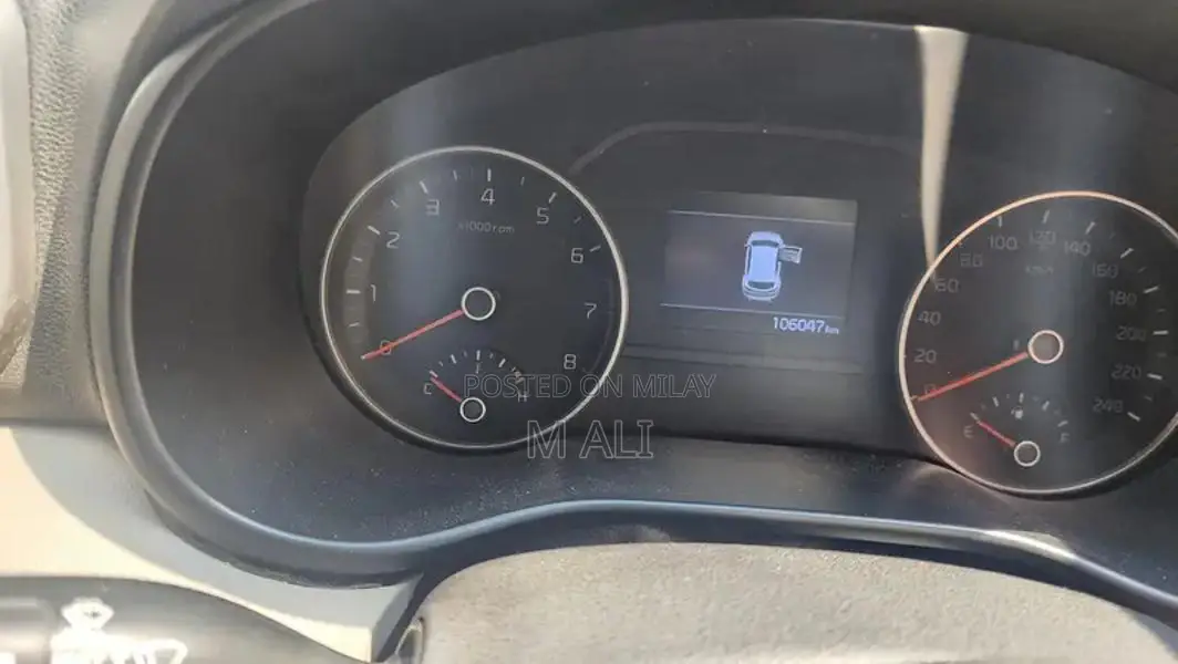 Kia Sportage AWD White SUV with Low Mileage