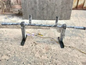 Photo - Pull Up Bar Wall Mounted