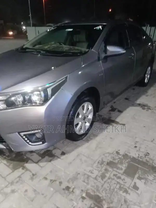 Toyota Corolla Gli Automatic Sedan 2016 Model