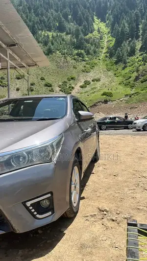 Toyota Corolla Gli Automatic Sedan 2016 Model