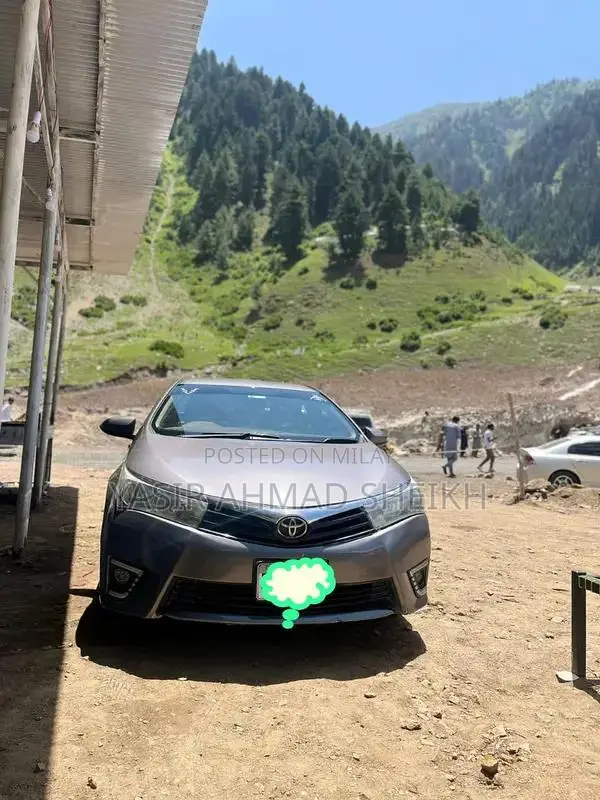 Toyota Corolla Gli Automatic Sedan 2016 Model