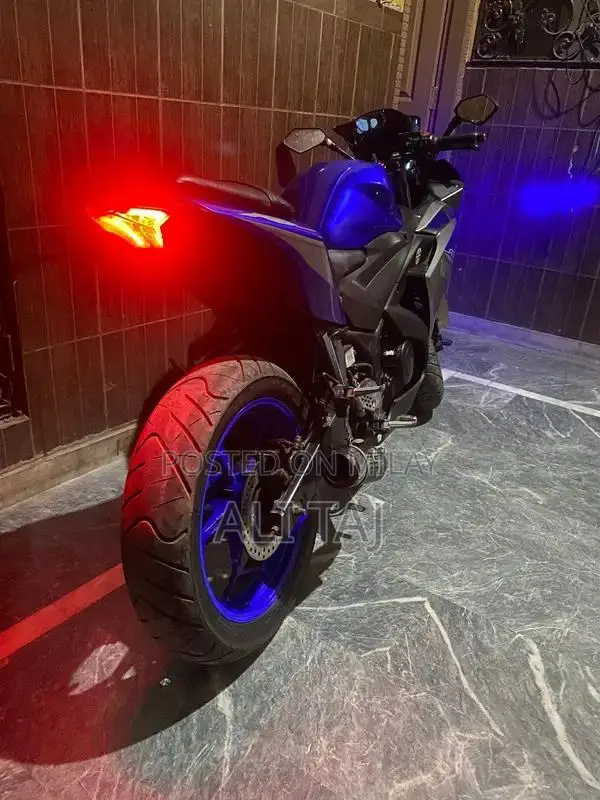 Yamaha R3 Motorcycle Replica with SC Exhaust
