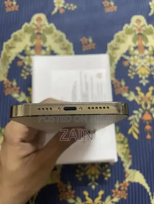 Premium Apple Smartphone Golden Color Full Set