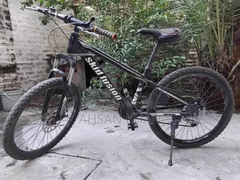 Skid Fusion Cycle - Medium-Sized Bicycle in Good Working Condition