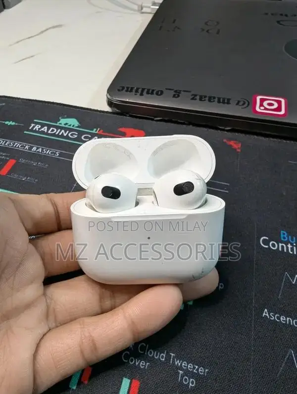 Apple AirPods 3rd Gen - Excellent Condition, Great Battery Life