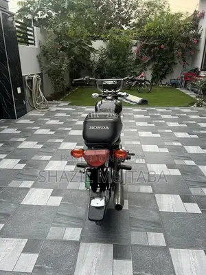 Honda CD70 Motorcycle - Low Mileage, Single Owner, Well-Maintained Con