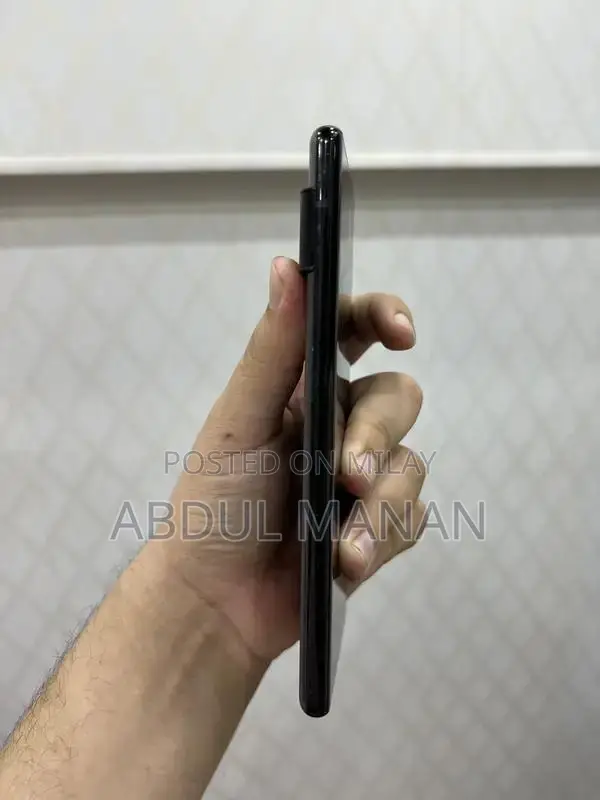 Google Pixel 6 Pro - 12GB RAM, 128GB, Cracked Screen, Functional