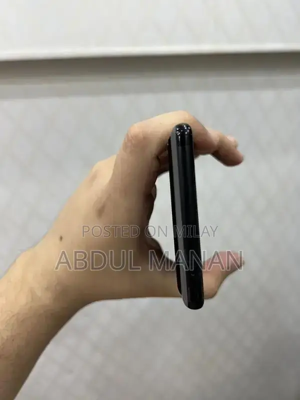 Google Pixel 6 Pro - 12GB RAM, 128GB, Cracked Screen, Functional