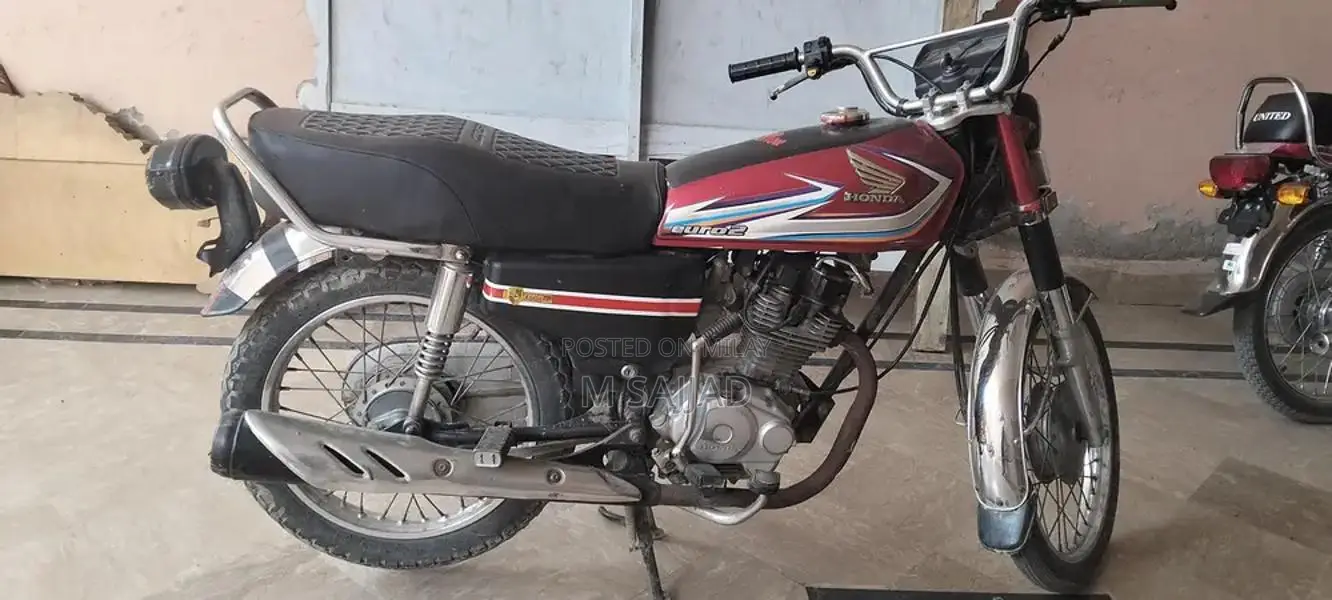Honda 125cc Motorcycle with Functional Engine