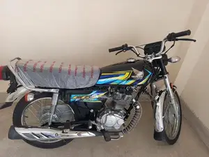 2024 Honda 125cc Motorcycle, Excellent Condition, Low Mileage