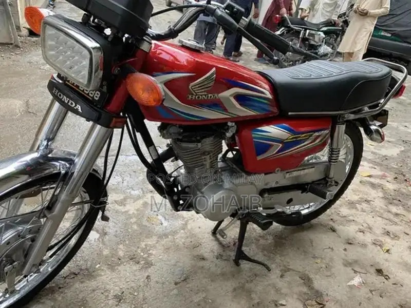Honda CG125cc 2022 Motorcycle - Single Cylinder Commuter Bike
