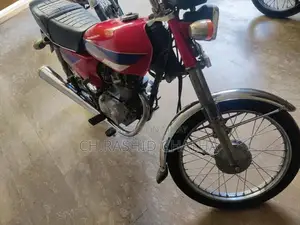 Honda CG 125 Motorcycle - Classic Single-Cylinder Bike