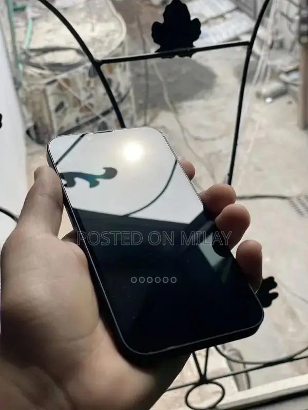 iPhone 14 128GB Excellent Condition Smartphone