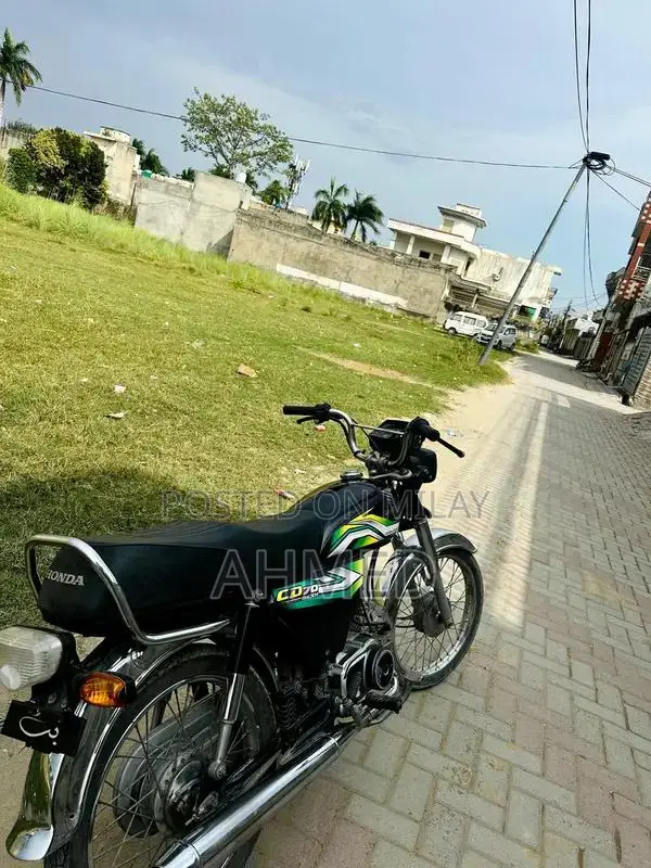 Honda CD 70 Motorcycle - Compact and Reliable Commuter Bike
