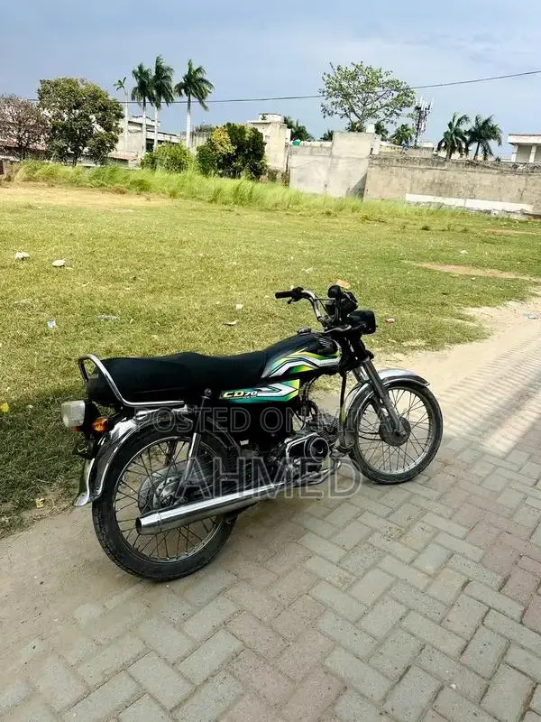 Honda CD 70 Motorcycle - Compact and Reliable Commuter Bike