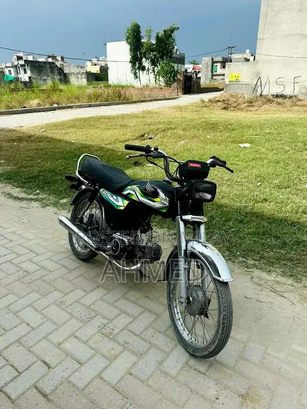 Honda CD 70 Motorcycle - Compact and Reliable Commuter Bike